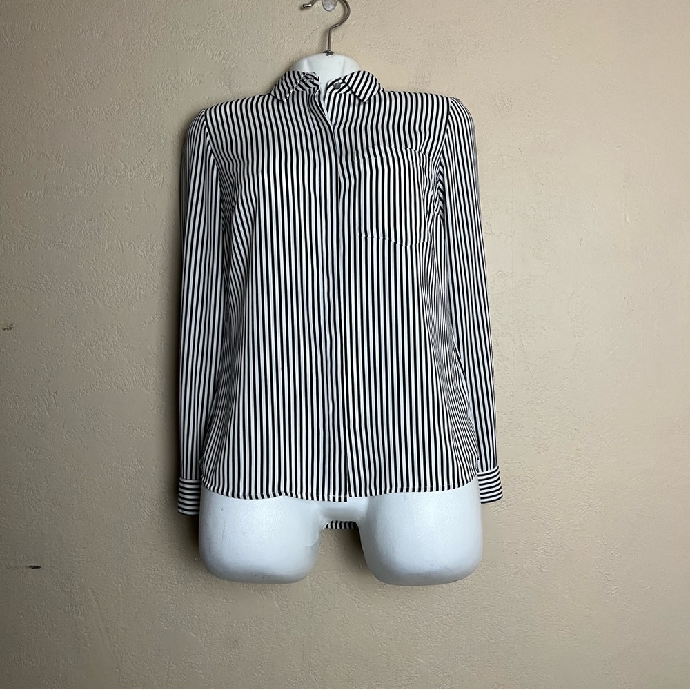 5/$25 Apt.9 women long sleeve black/white striped bottoms down‎ blouse Sz xsmall